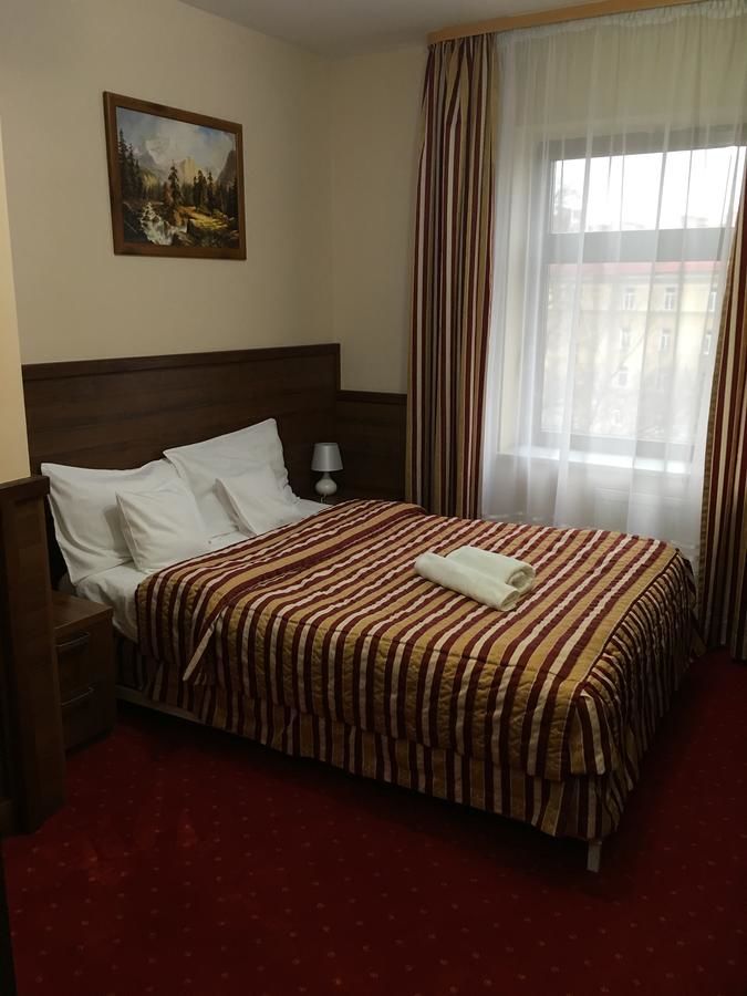 Отель Hotel Poniatowski Радом