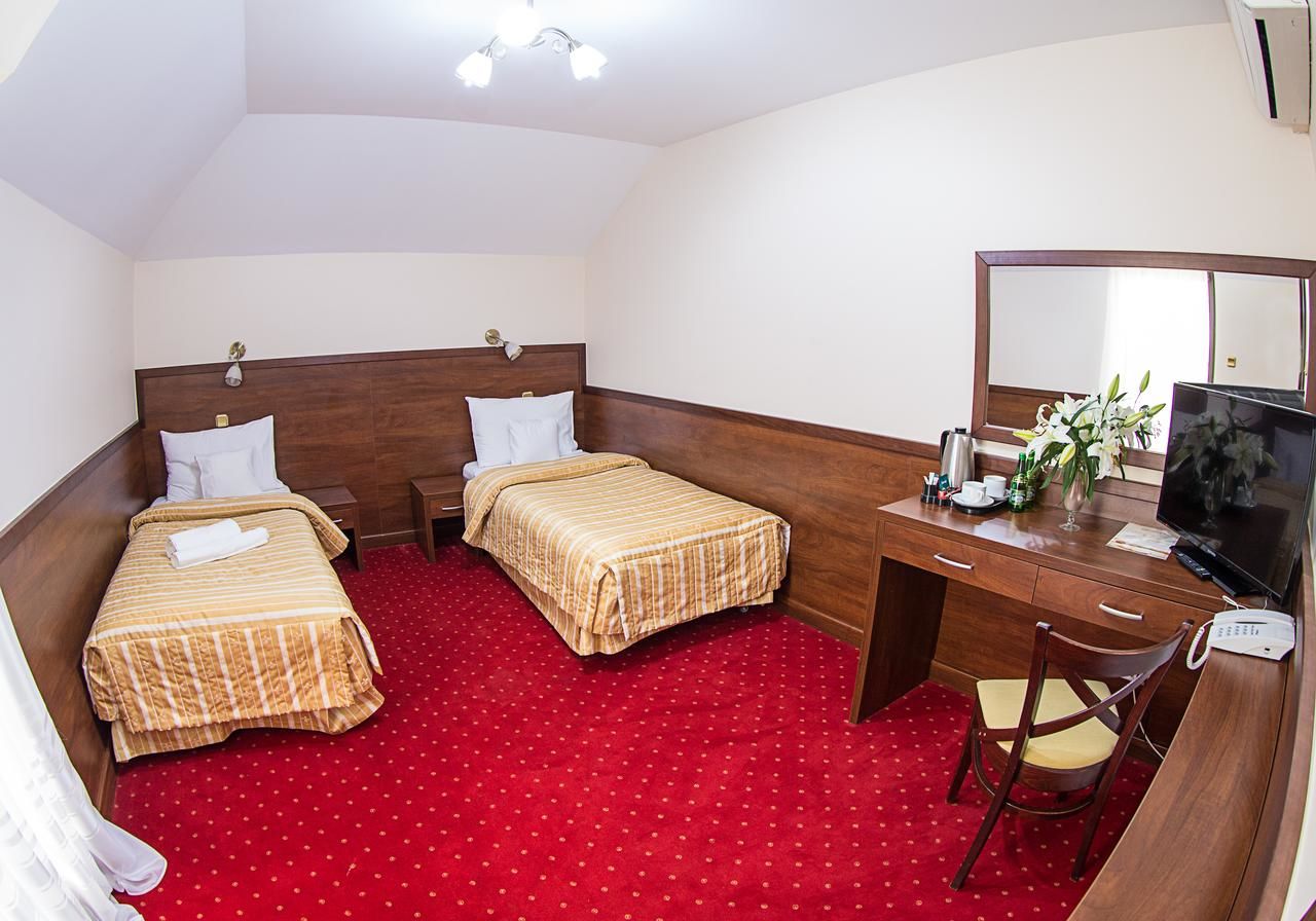 Отель Hotel Poniatowski Радом