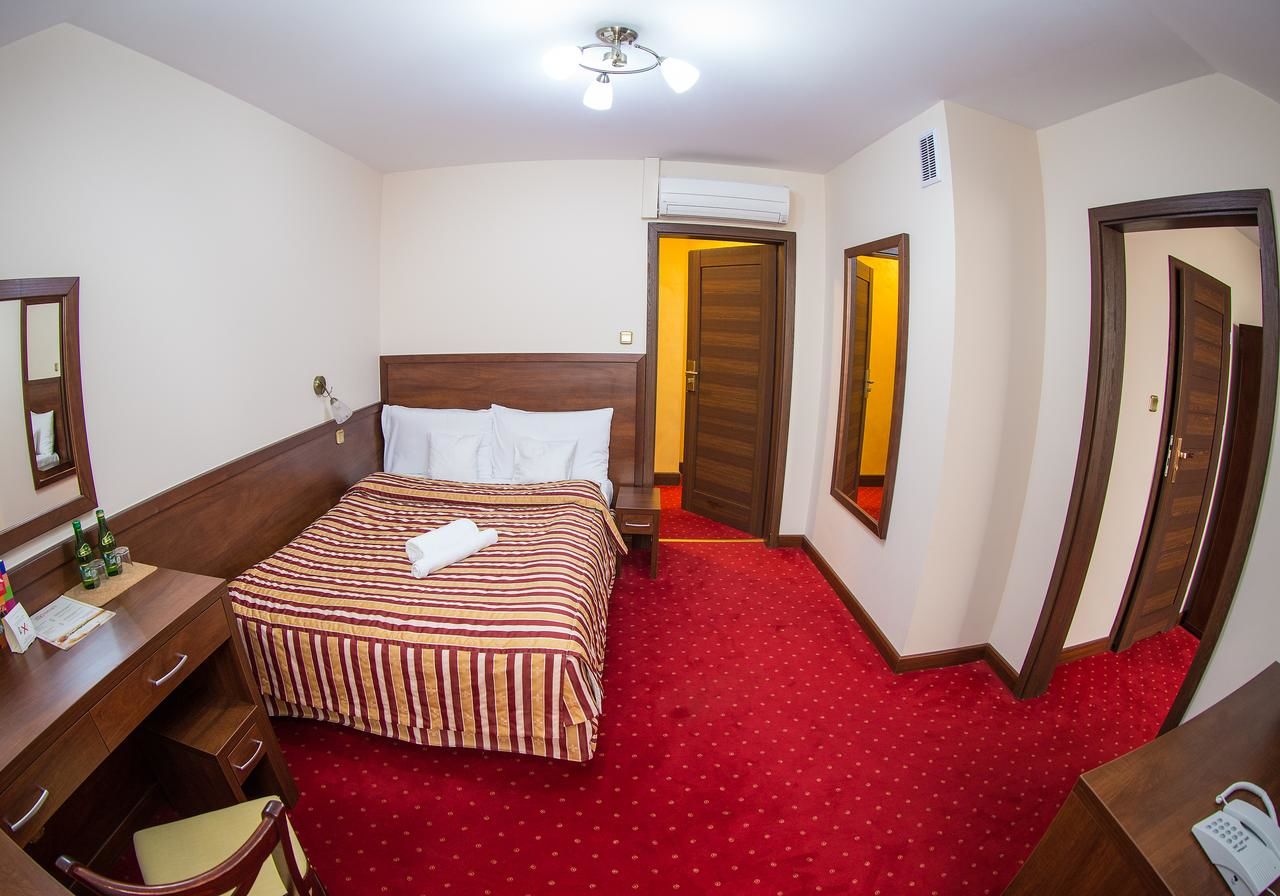 Отель Hotel Poniatowski Радом